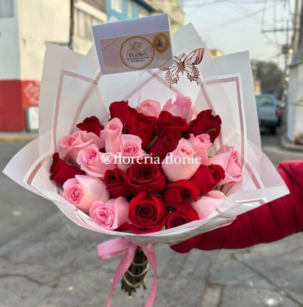 ramo 24 rosas rojas rosas