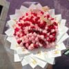 ramo buchon 150 rosas rosas con rojas mas corona