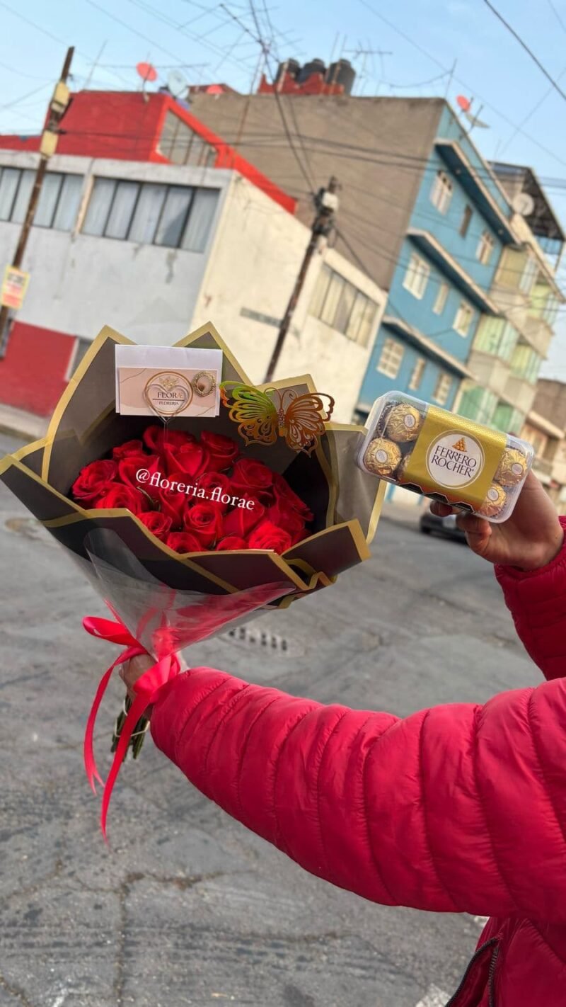 Red Ramo CUTE RED – Ramo 24 rosas rojas naturales en CDMX – FLORERIA FLORAE
