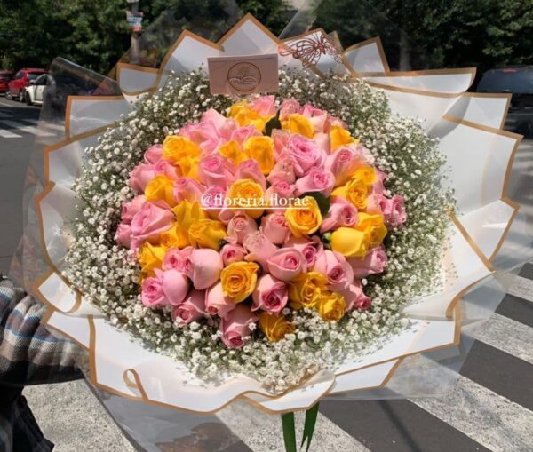 ramo buchon de 75 rosas amarillas con rosas