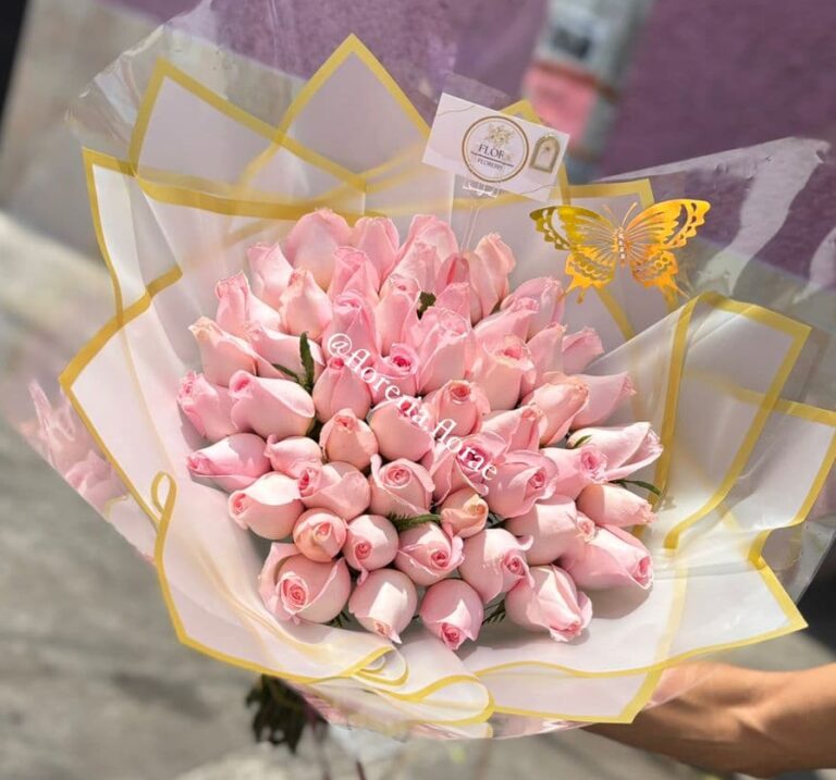 ramo 50 rosas rosas