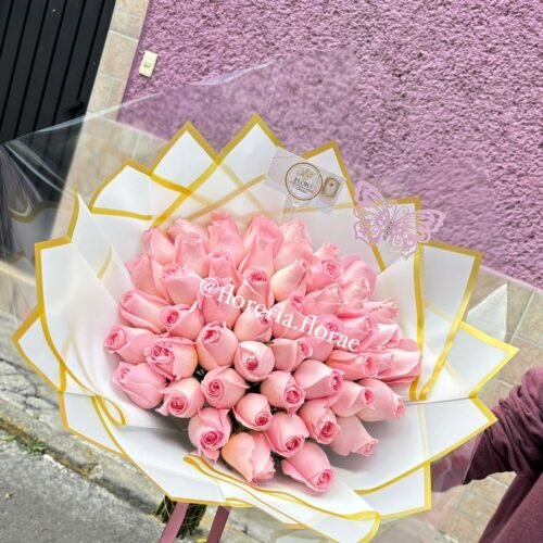 ramo 50 rosas rosas
