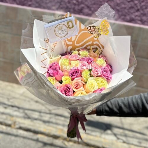 ramo 30 rosas combinadas