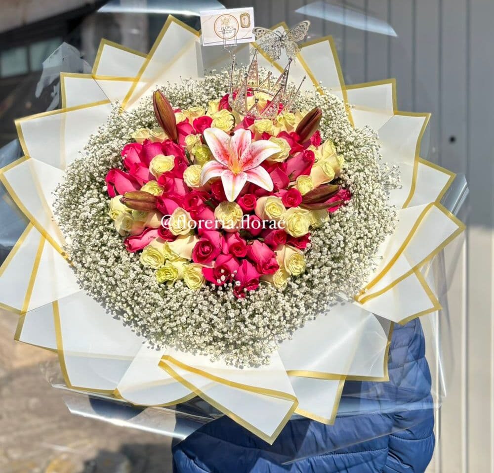 ramo 90 rosas combinadas con lirios y flor nube