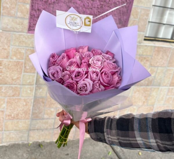 ramo 24 rosas