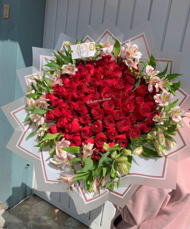 ramo 70 rosas con astromelias