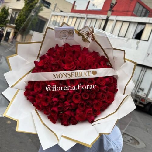 TE AMO - Envia ramo buchon de 100 rosas rojas en CDMX