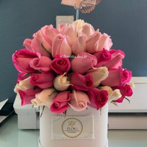 caja con rosas tipo hongo