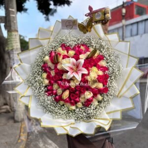 ramo 90 rosas combinadas