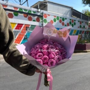 ramo 24 rosas moradas