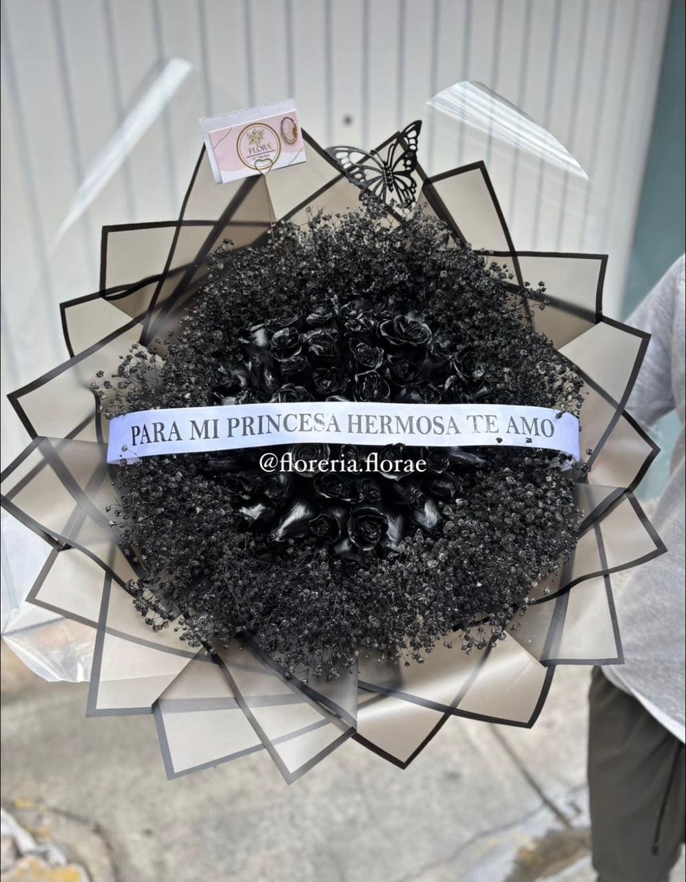 ramo de 50 rosas negras