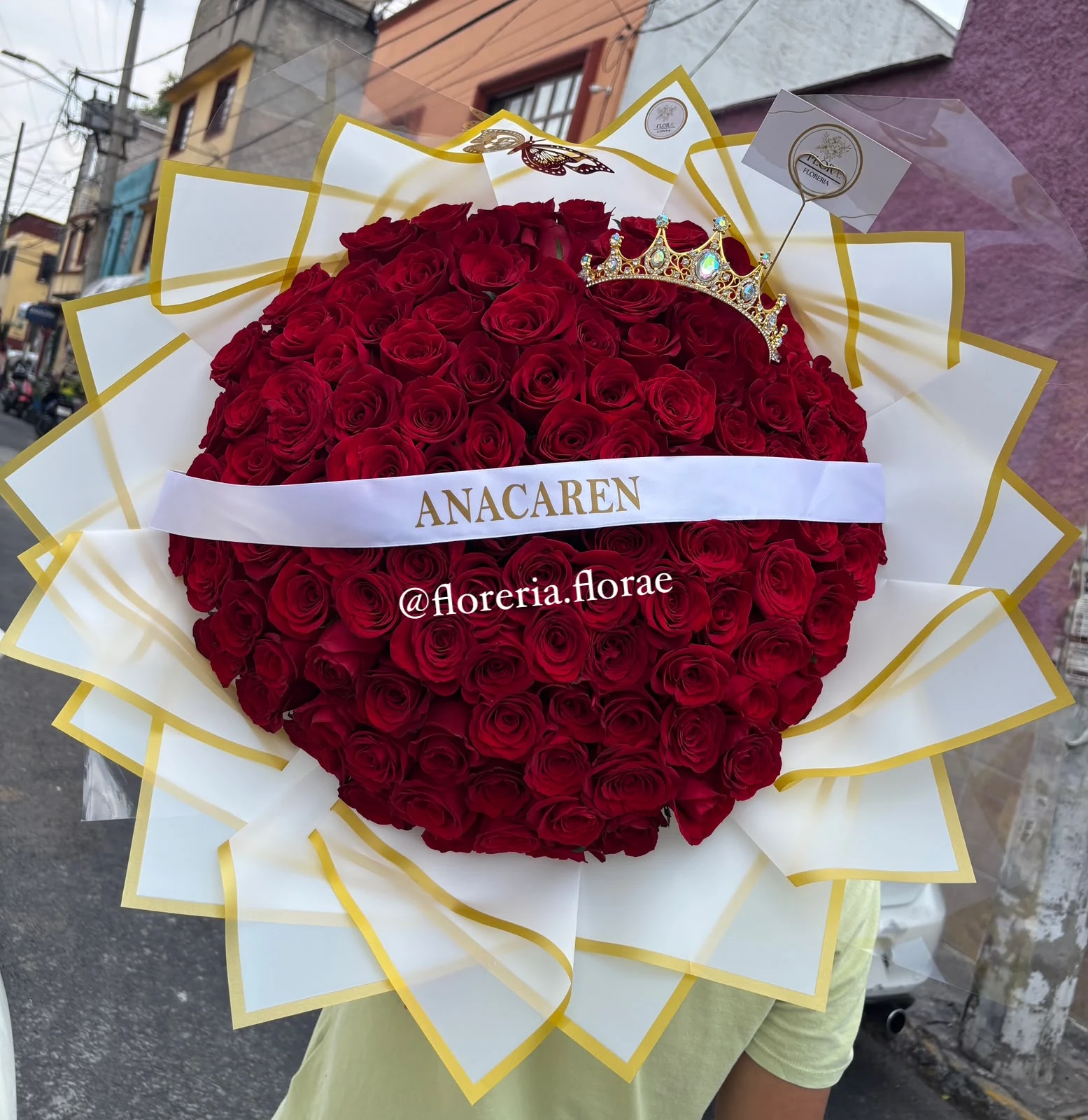 RAMO 100 ROSAS ROJAS CON LISTON FLORERIA FLORAE