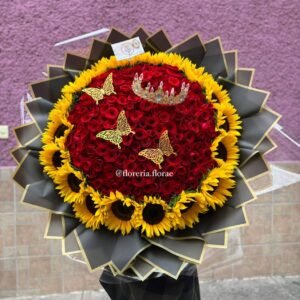 RAMO 200 ROSAS ROJAS CON GIRASOLES ALREDEDOR