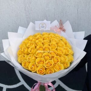 Ramo de 50 rosas amarillas + Diamantes de fantasia en cada rosa