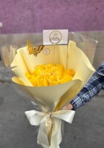 ramo 12 rosas amarillas