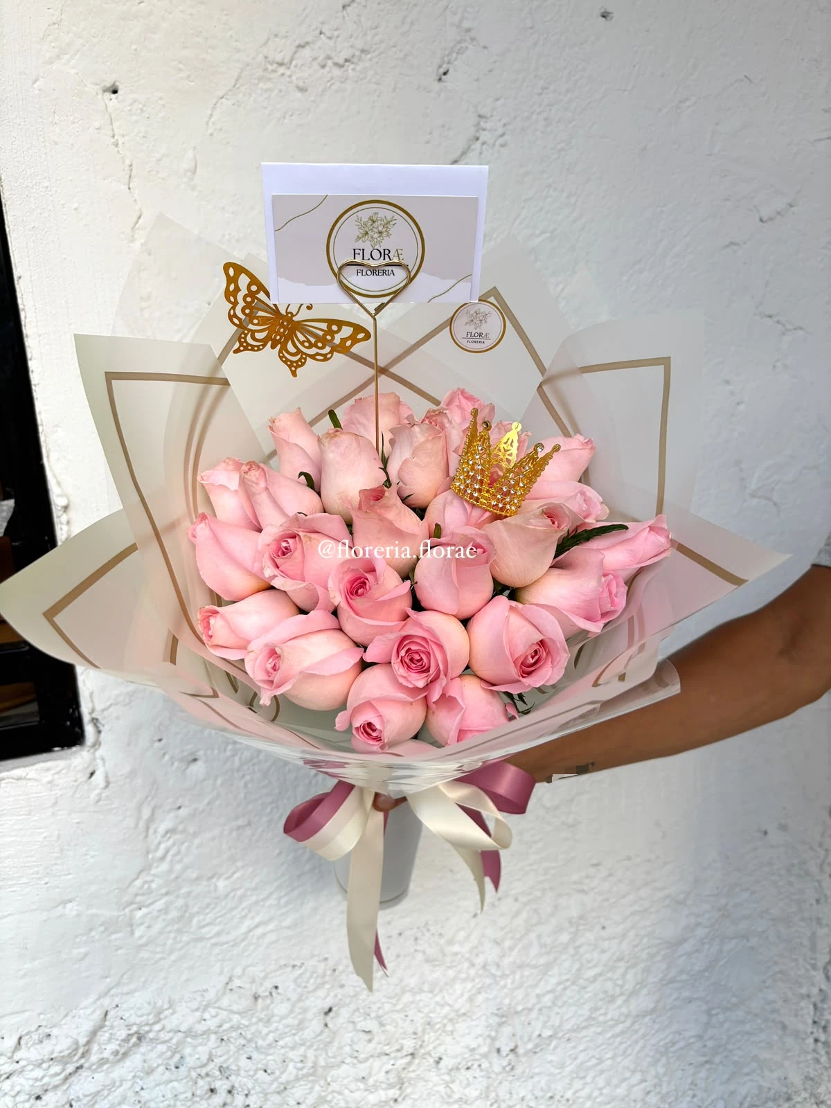 envia ramo de 24 rosas rosas en cdmx floreria florae