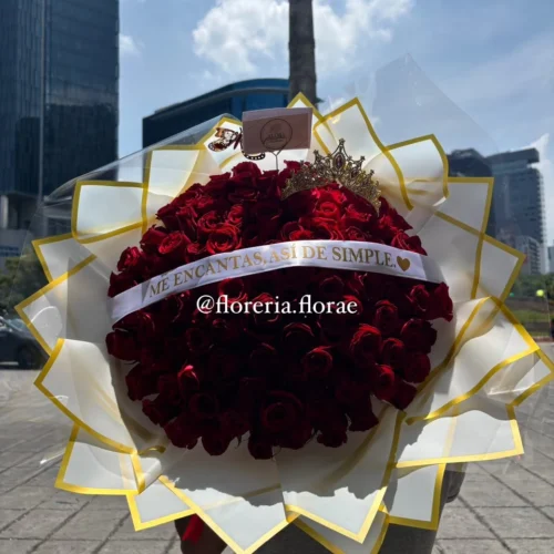 TE AMO – Ramo Buchón de 100 Rosas Rojas | Florae Florería en CDMX